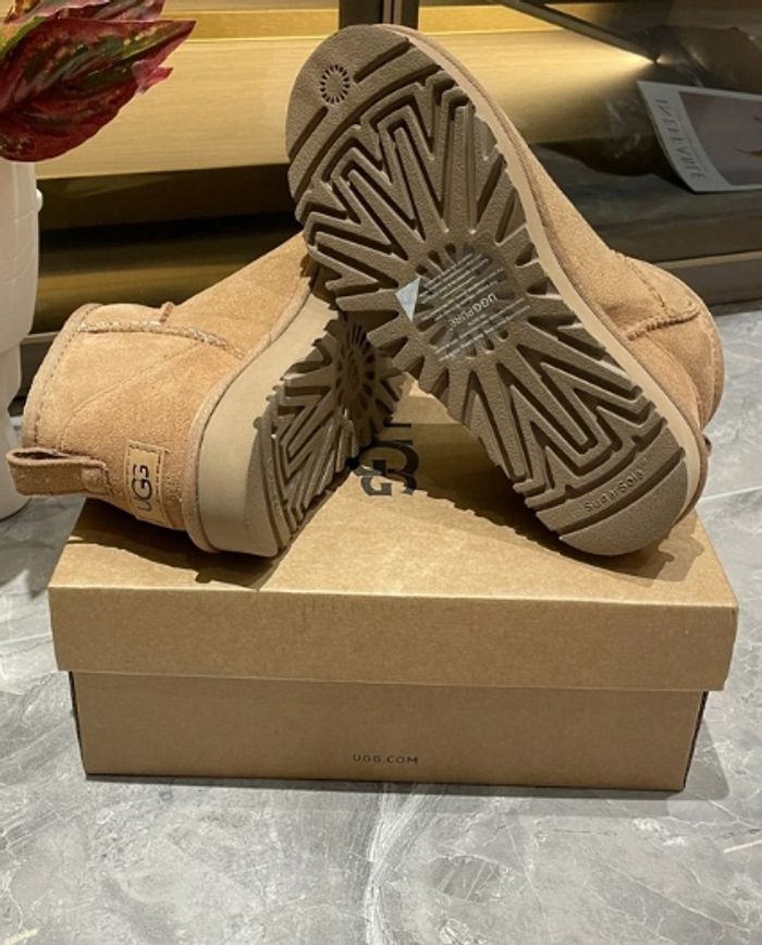 Ugg mini bottes - photo numéro 4