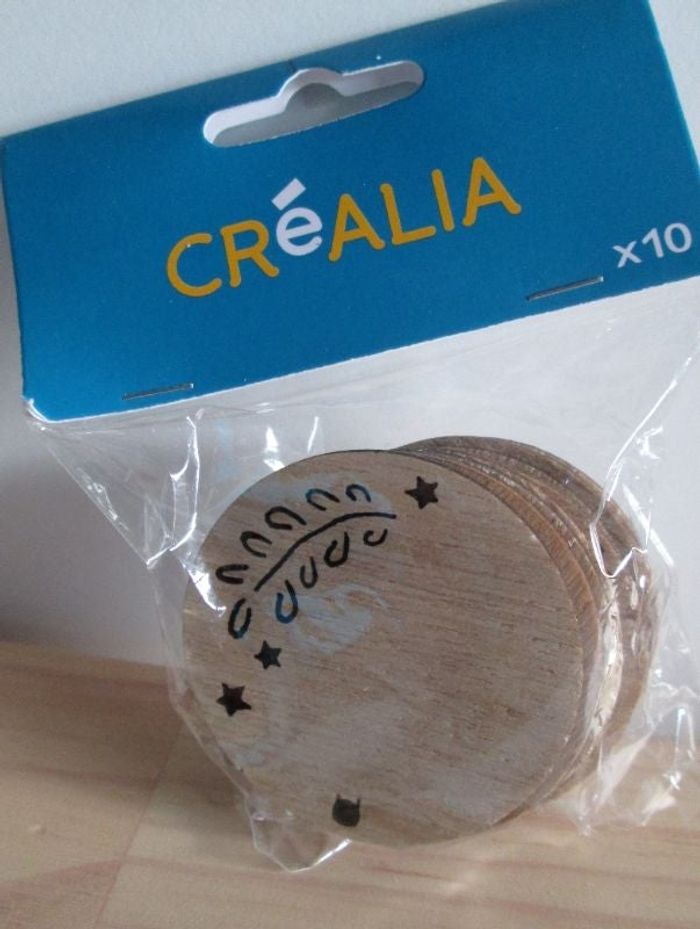 Etiquettes en bois à suspendre