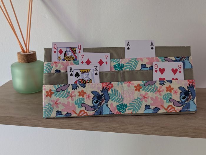 Porte cartes de jeu modèle stitch