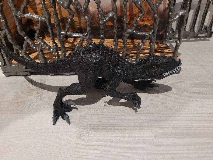 Dinosaure + cage - photo numéro 3