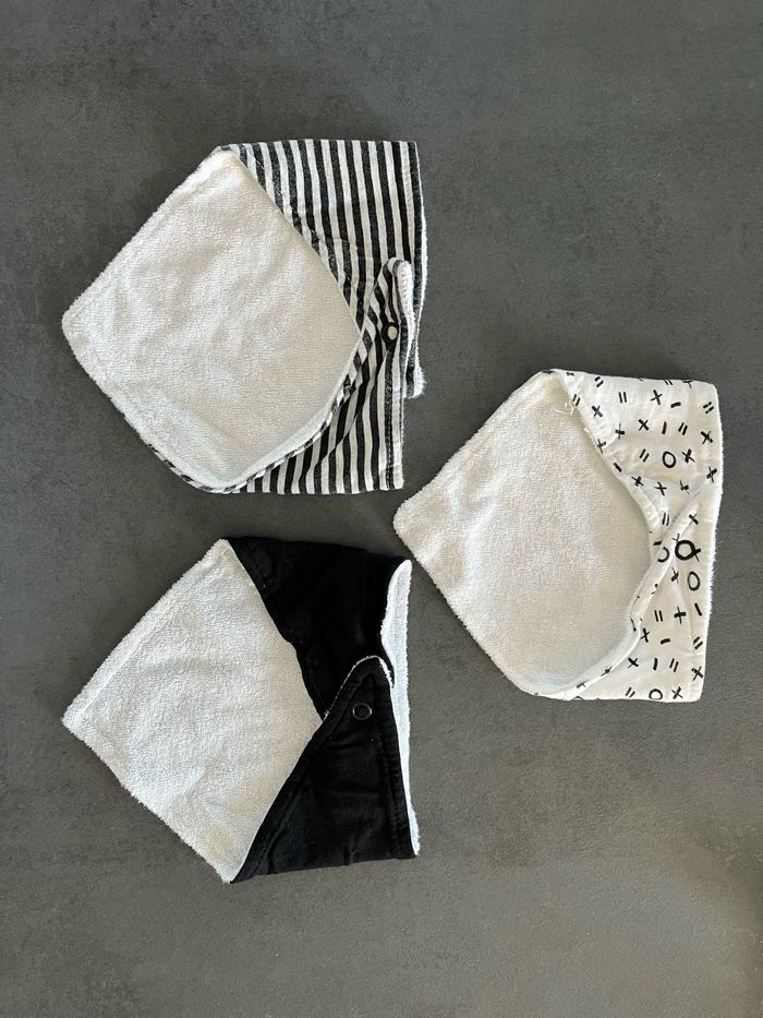 Lot de 3 bavoirs bandana neuf - photo numéro 2