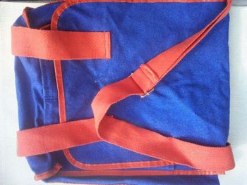 sac bleu en bandoulière * prix 2e * kiki60230