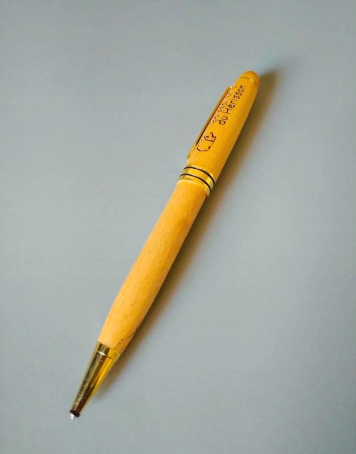 Stylo en bois boissellerie du hérisson artisanal