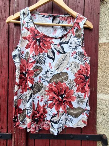 Lot de 2 débardeurs Esmara fleurie taille 38