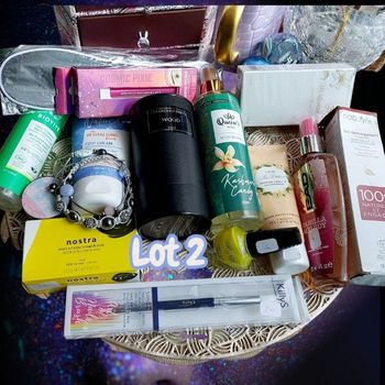 Lot de cosmétiques réservé 
