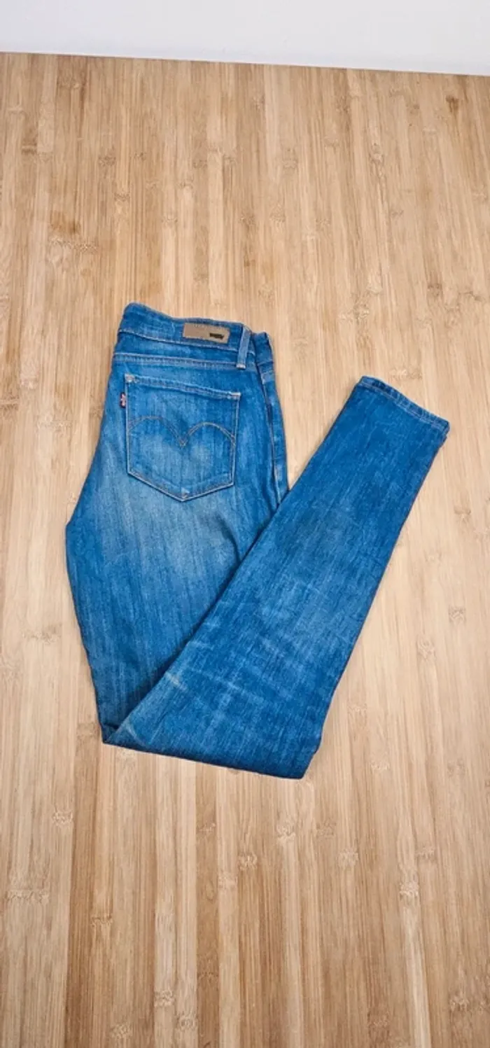 Levi's demi curve mid rise skinny T:36 W27 L32 +patch offert