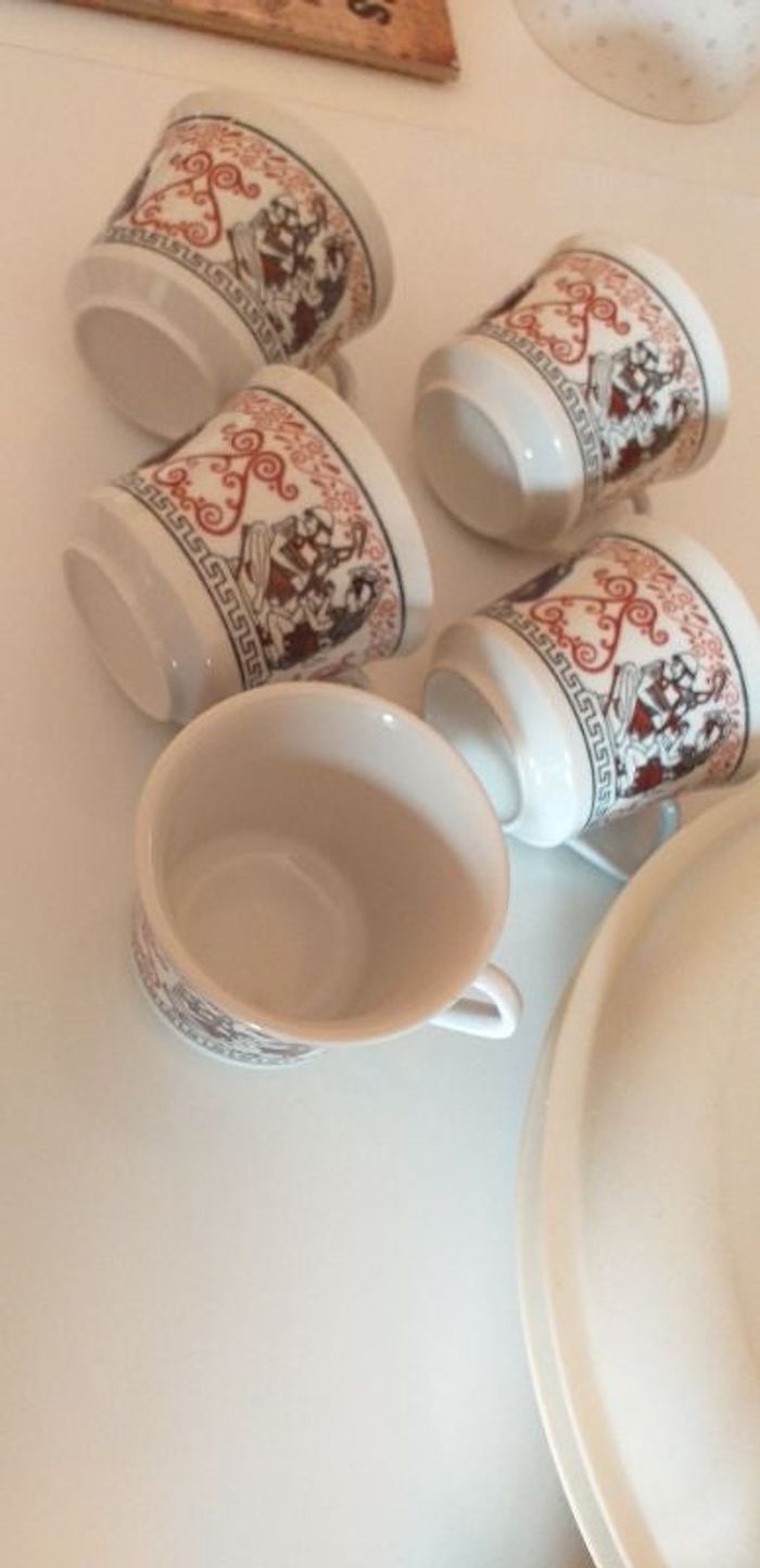 Lot 5 tasses grande taille avec motifs grecs