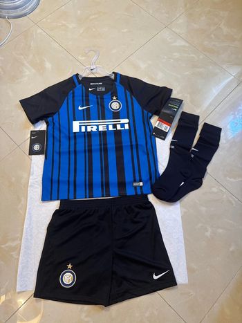 Tenue de foot Nike équipe Inter Milan taille 6/7 ans authentique neuf