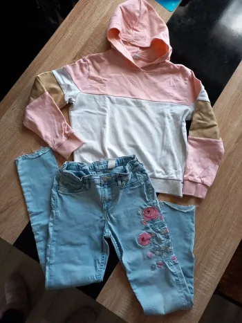 Ensemble jeans et pull 10 ans
