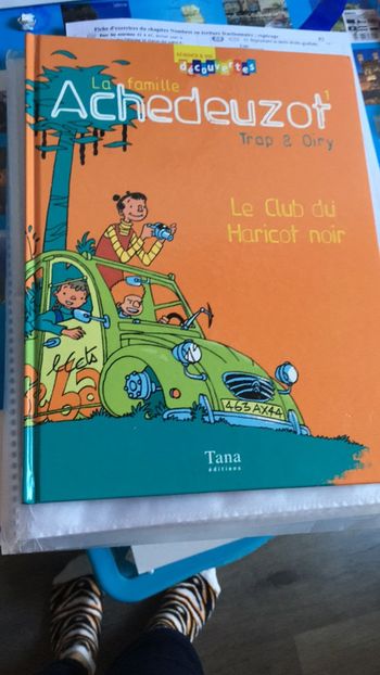 Livre bd la famille achedeuzot le club du haricot noir
