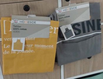 Lot de 2 tabliers 100 % coton – Jaune moutarde et gris clair