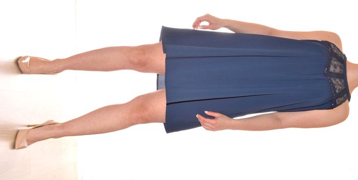 jolie et élégante robe bleu uni sans manches fluide taille S - photo numéro 5
