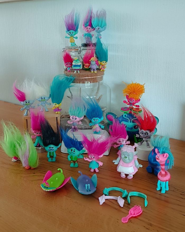 Lot de figurines trolls Poppy et ses amis + cadeaux - photo numéro 3