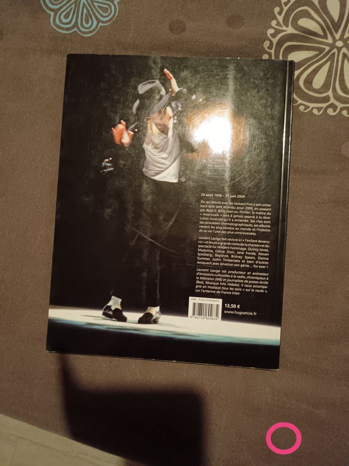 Livre sur Michael Jackson - photo numéro 2