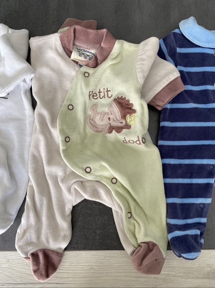 3 pyjamas taille naissance - photo numéro 3
