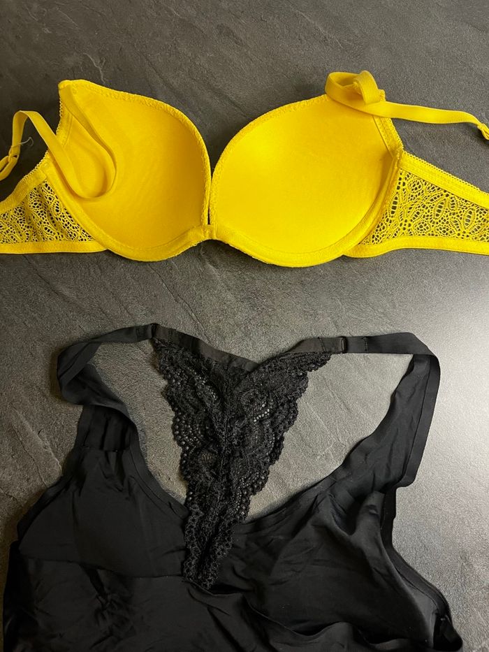 Brassière noire dentelle & soutien-gorge jaune – Taille M / 90B - photo numéro 6
