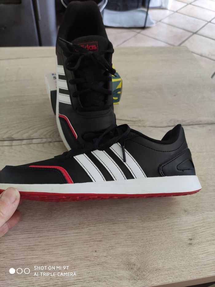 Paire de baskets Adidas garçon pointure 36 - photo numéro 5
