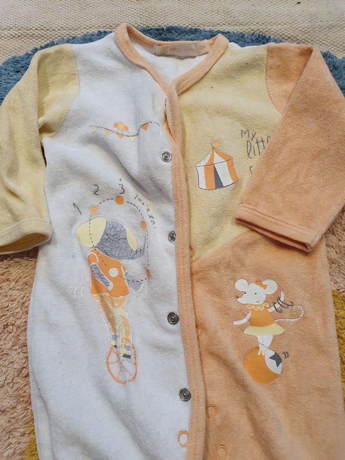 lot de pyjamas - photo numéro 2