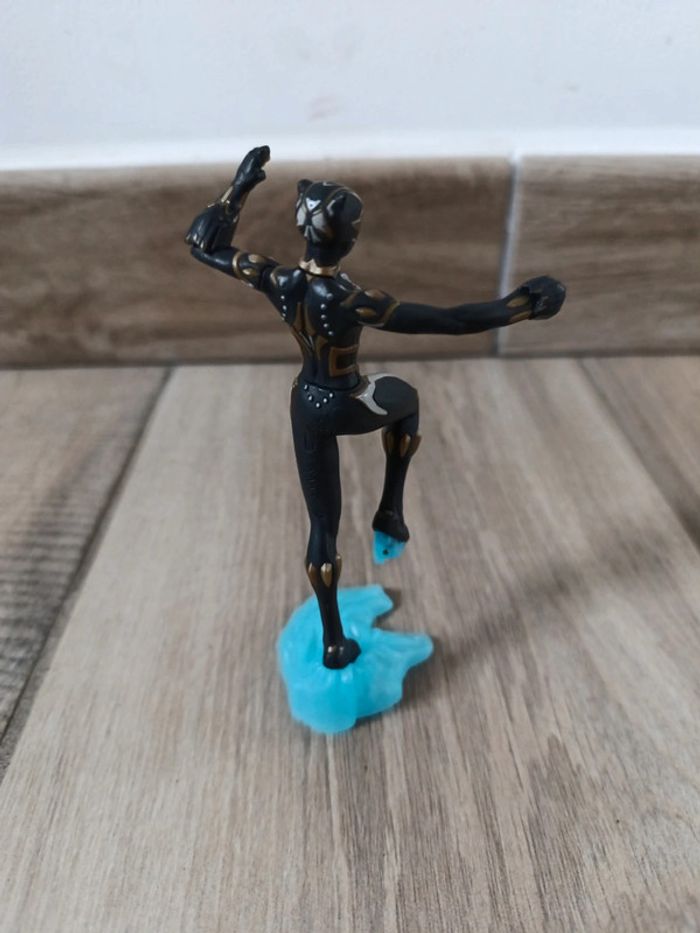 Figurine Kinder Black Panthère Wakanda - photo numéro 3