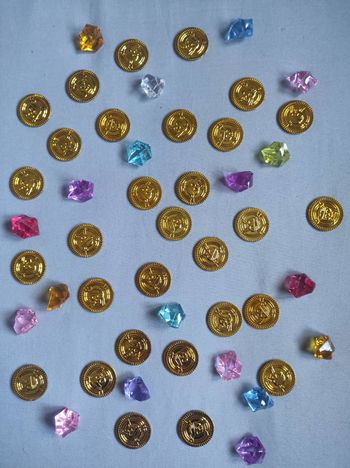 Lot de 50 pièces pirates et diamants
