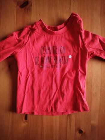 Tee-shirt rouge taille 3 mois