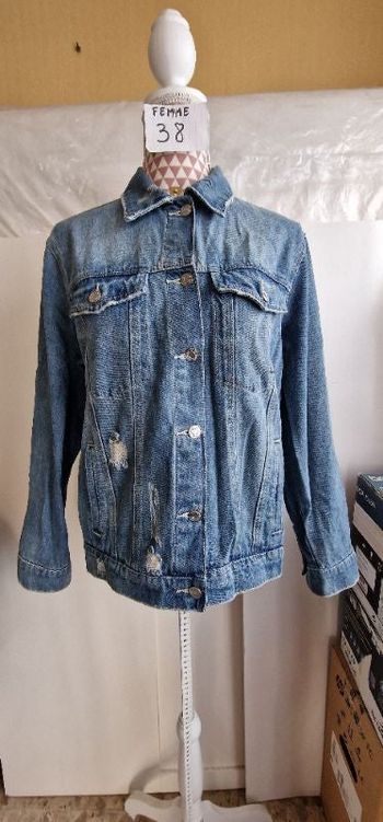 Veste en jean, bleue déchiré à clous, neuf, en coton