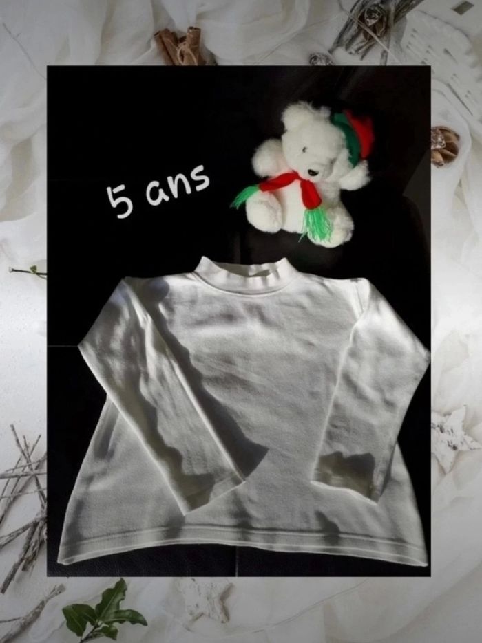 🍭 Joli t-shirt blanc col montant (5 ans) 🍭