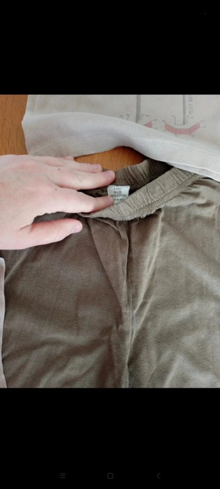 Lot Pyjama et un slip taille 3 ans en bon état - photo numéro 4