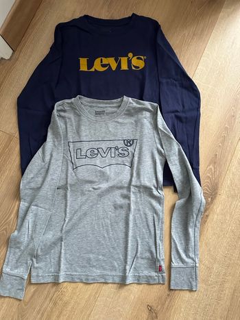 2 t-shirts Levi’s 10 ans