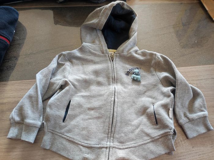 Lot 19 pulls / gilets / vestes - photo numéro 19