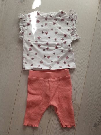 Ensemble legging +  T-shirt