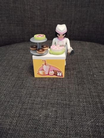 Vendeuse gâteau