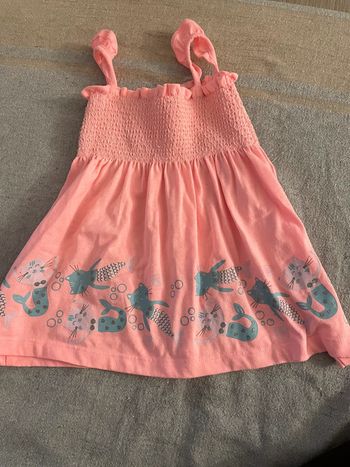 Robe été bretelles courtes et paillettes