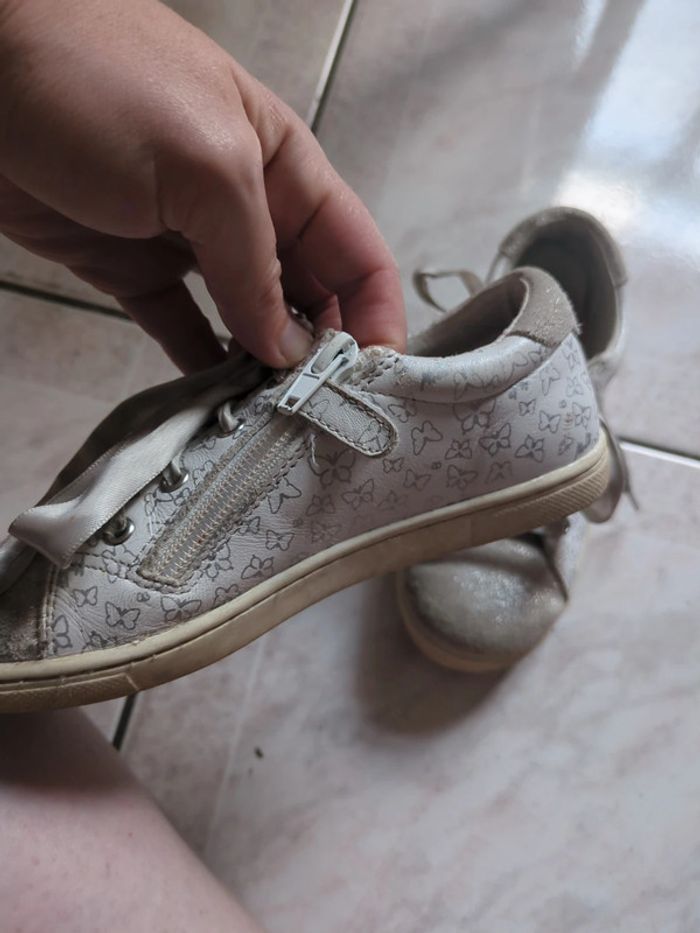 Baskets blanches grises argenté papillon cuir 31 - photo numéro 2
