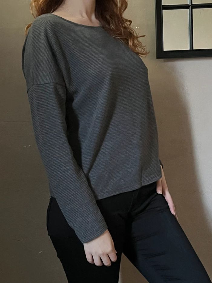 Haut ample gris à manches longues