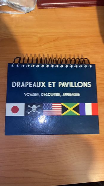 Livre drapeaux et pavillons