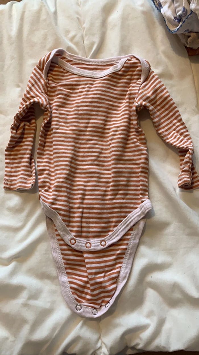 Lot de 6 bodies 6 mois - photo numéro 6