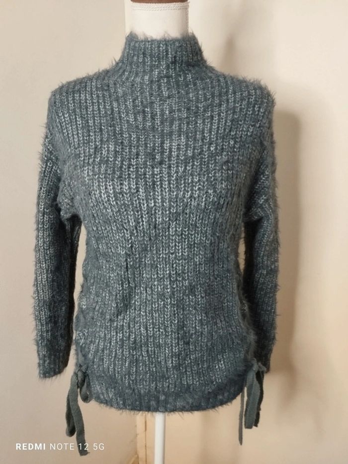 Très beau pull chaud et doux taille 1