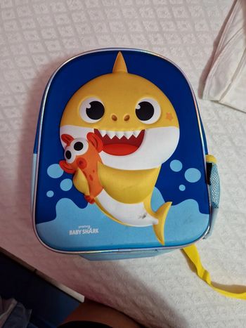 Sac à dos bébé requin