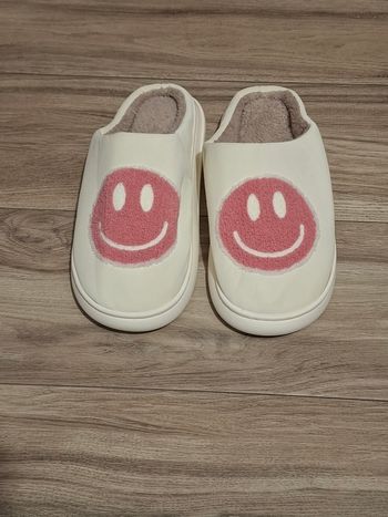 Pantoufles chaussons smiley femme homme hiver chaud doux moelleux rose crème