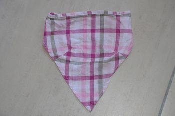 Fichu rose bébé