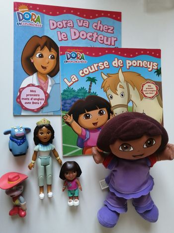lot dora l'exploratrice, figurine, livre et poupée