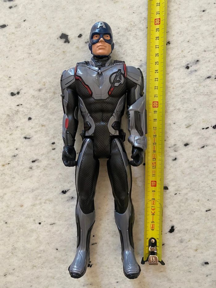 Captain America en tenue Avengers - photo numéro 7