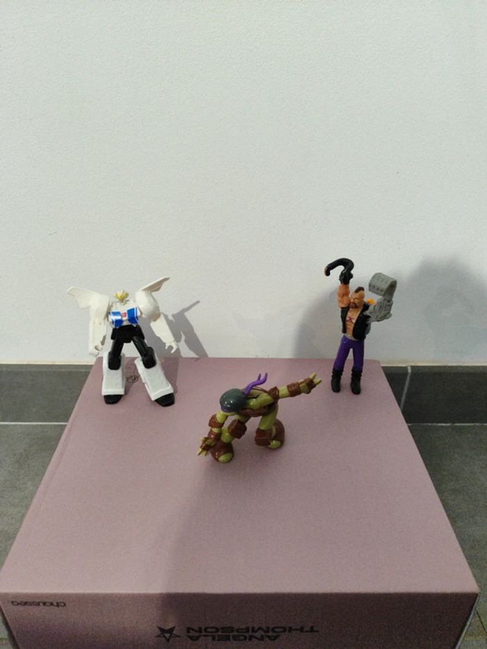 Figurines X3