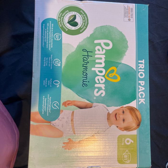 Carton couches Pampers taille 6