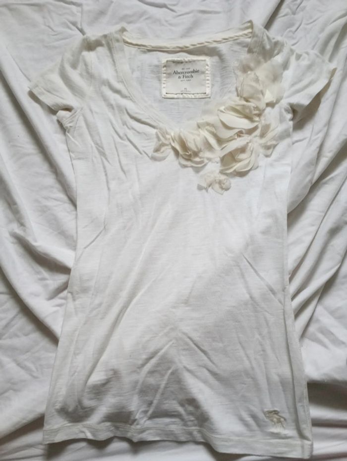 T-shirt blanc fleuri