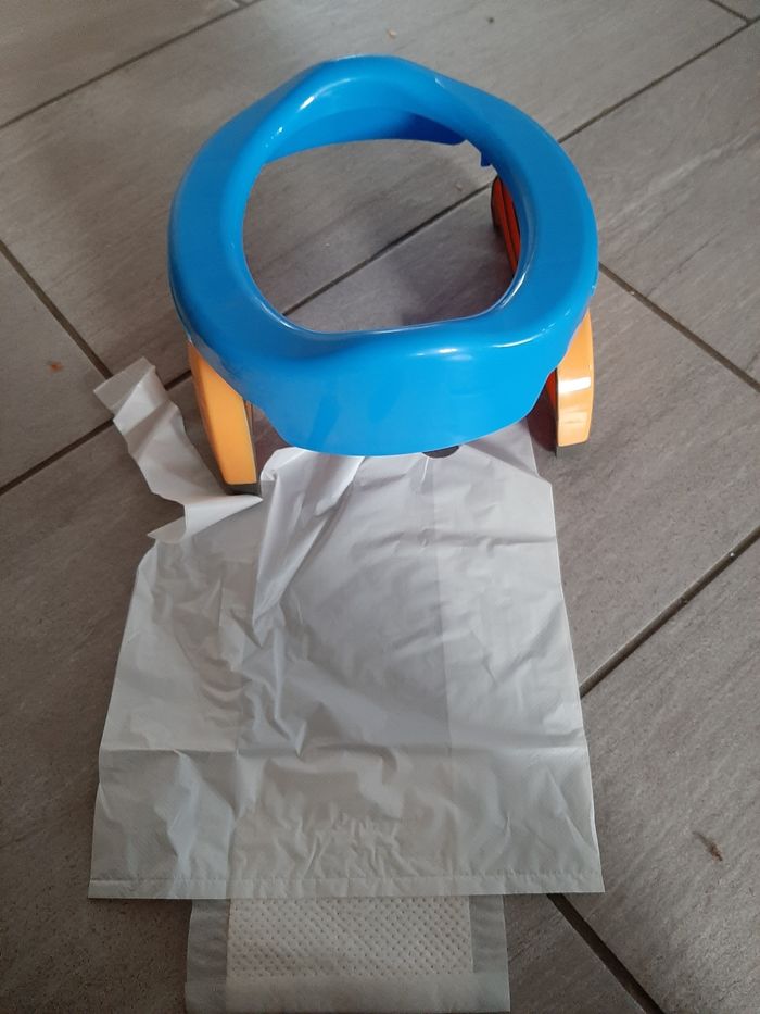 Pot De Voyage Potette Plus 2 En 1 Pour Enfant - Portable, Pliable Avec Sacs Jetables - Apprentissage De La Propreté En Déplacement (Couleur Aléatoire)