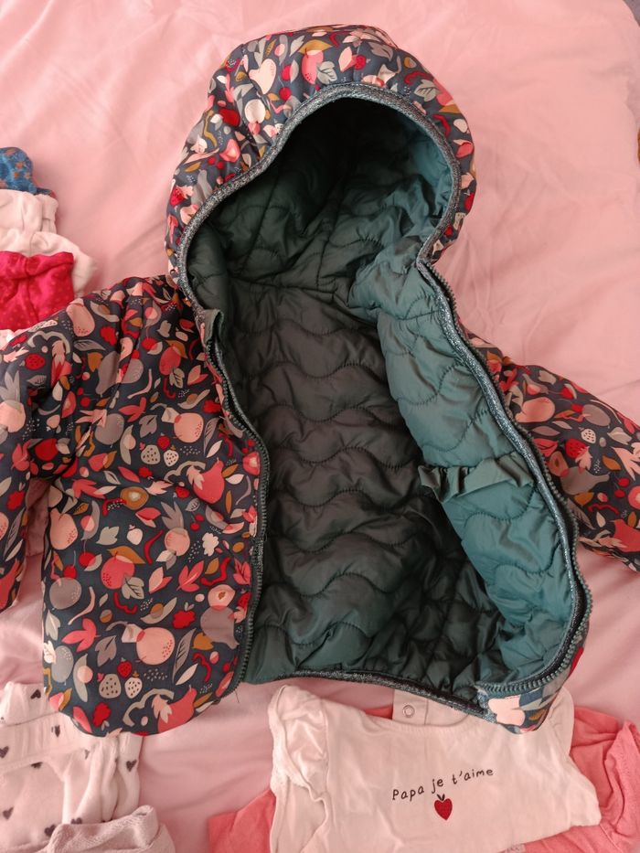 Lot vêtements fille 12 mois - photo numéro 2