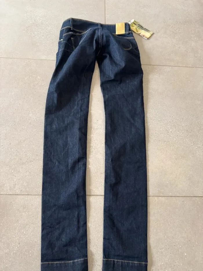 Jean navy Tiffosi jeans anti-cellulite, neuf avec étiquette 36*105cm - photo numéro 4