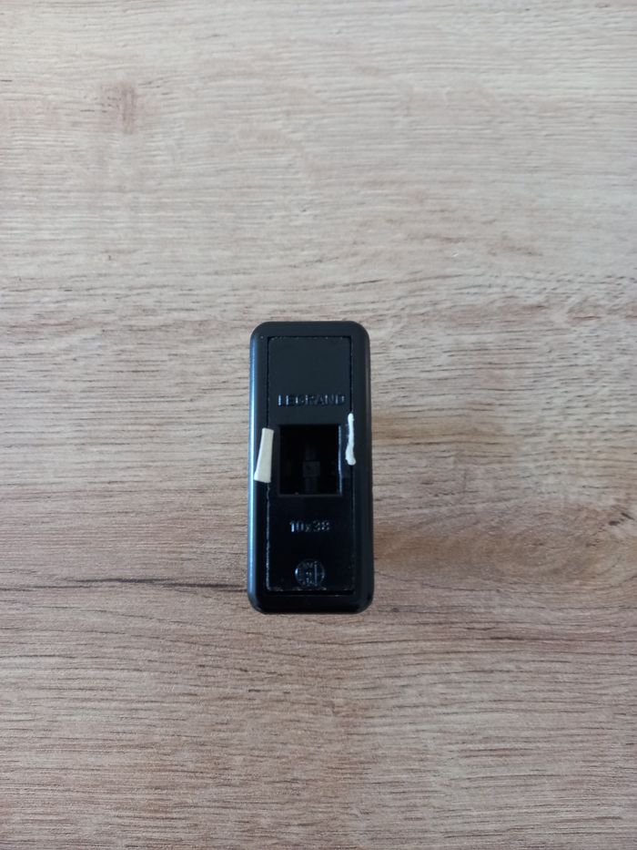 Porte-fusible LEGRAND " 10×38 " - photo numéro 7